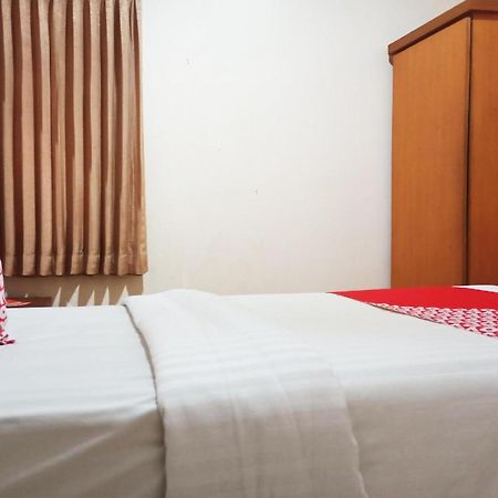 Capital O 142 Hotel Al Furqon Syariah Palembang Exterior photo