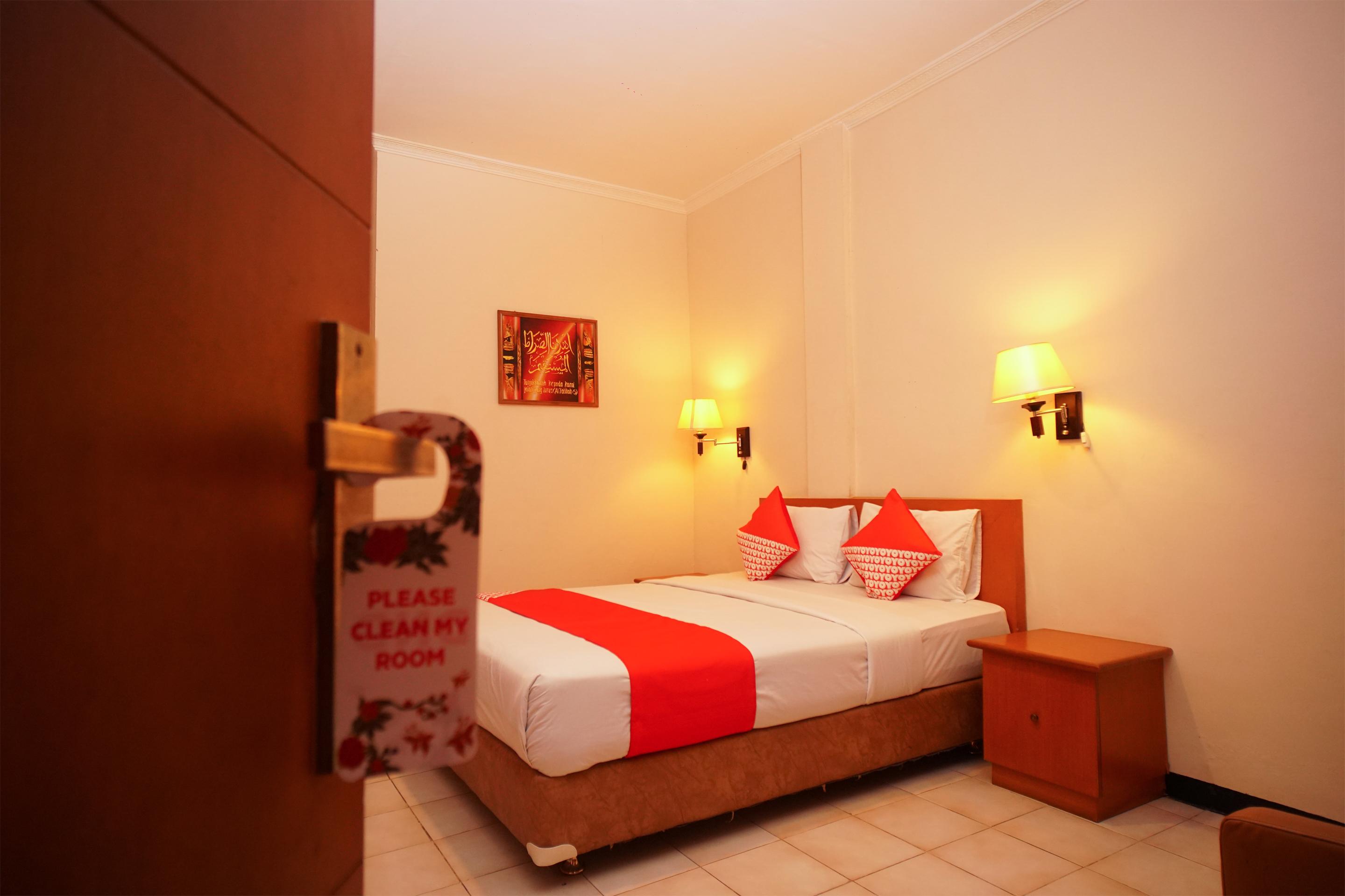 Capital O 142 Hotel Al Furqon Syariah Palembang Exterior photo