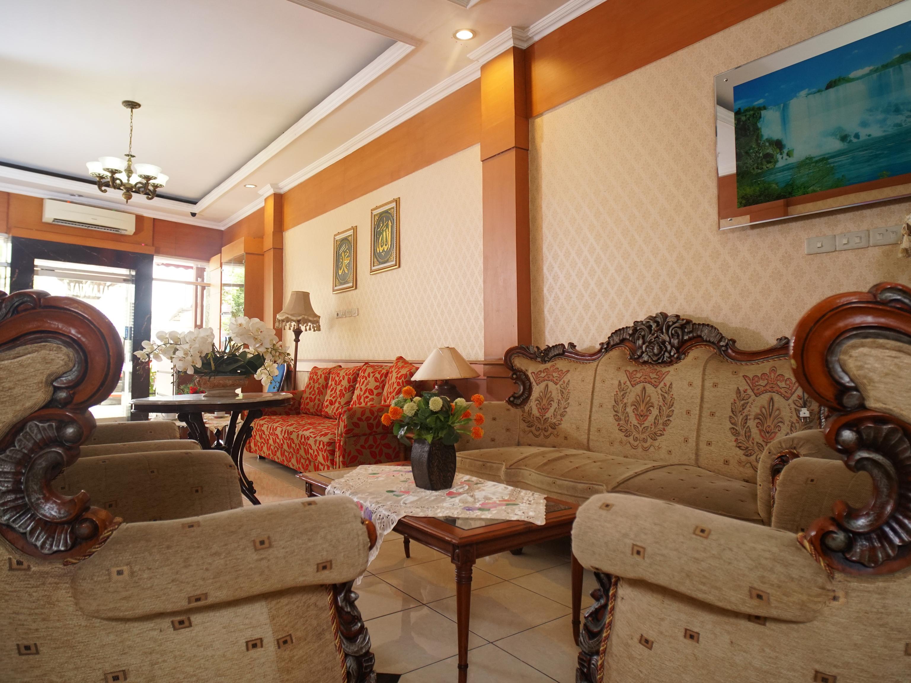 Capital O 142 Hotel Al Furqon Syariah Palembang Exterior photo