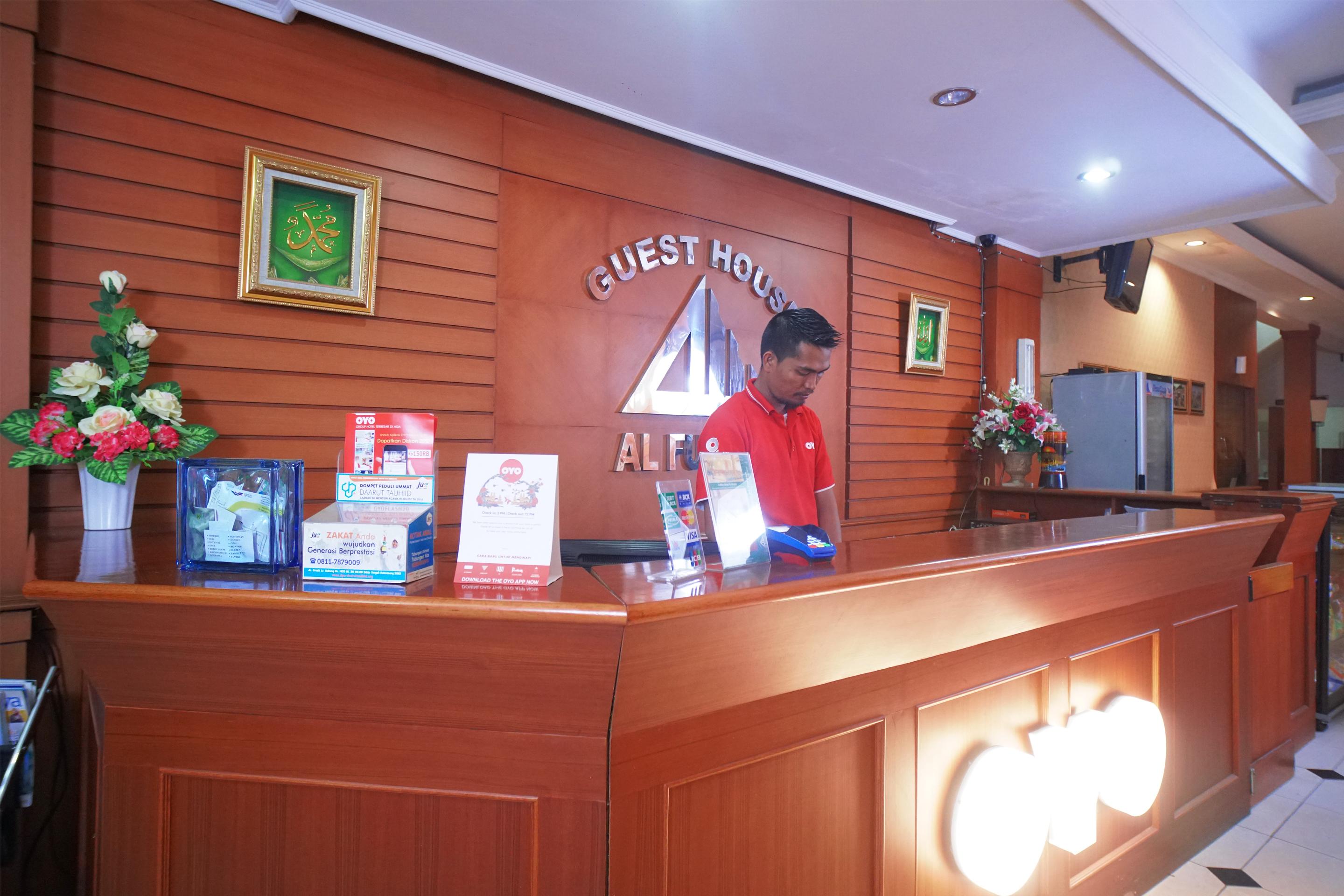 Capital O 142 Hotel Al Furqon Syariah Palembang Exterior photo