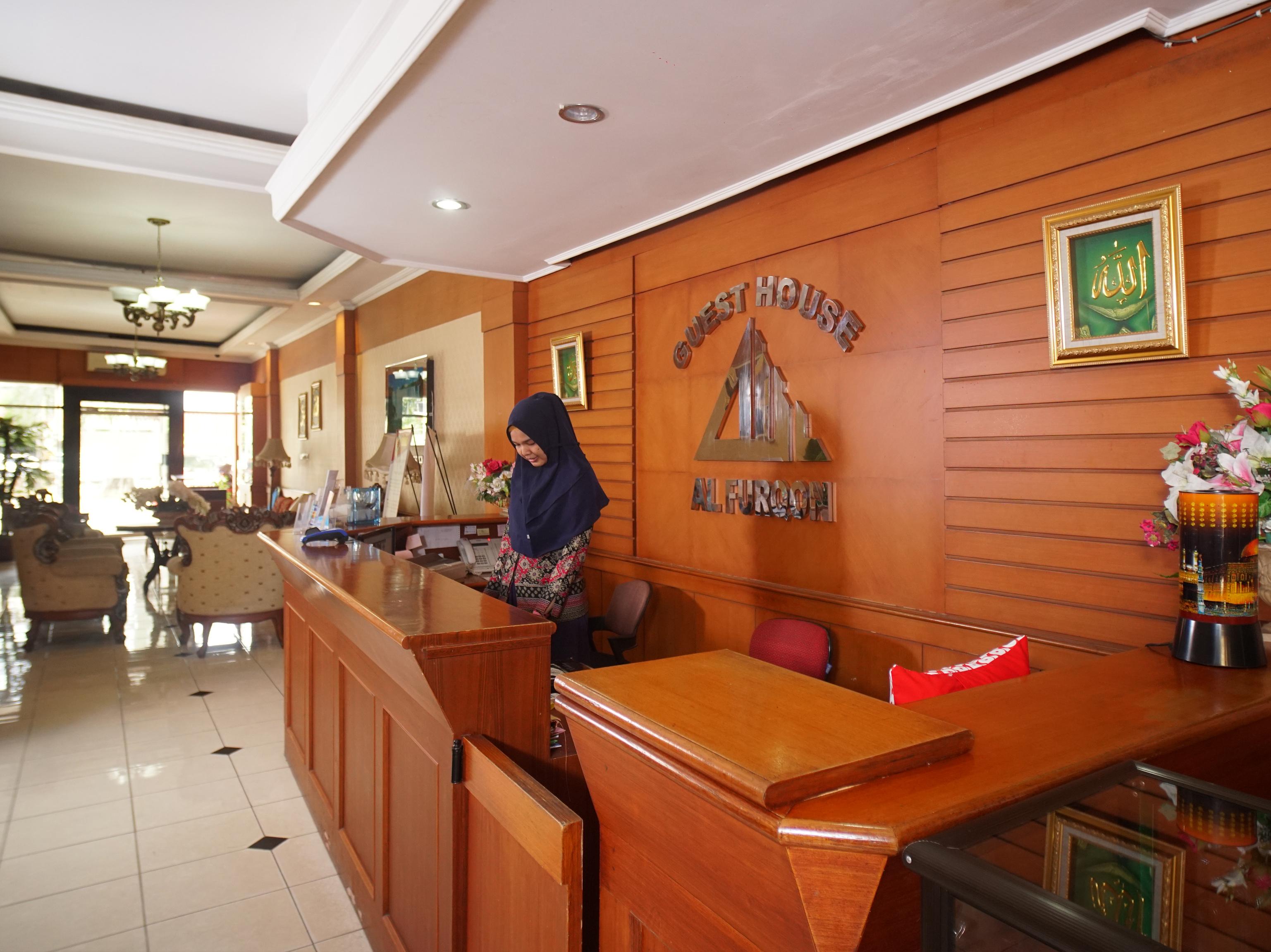 Capital O 142 Hotel Al Furqon Syariah Palembang Exterior photo