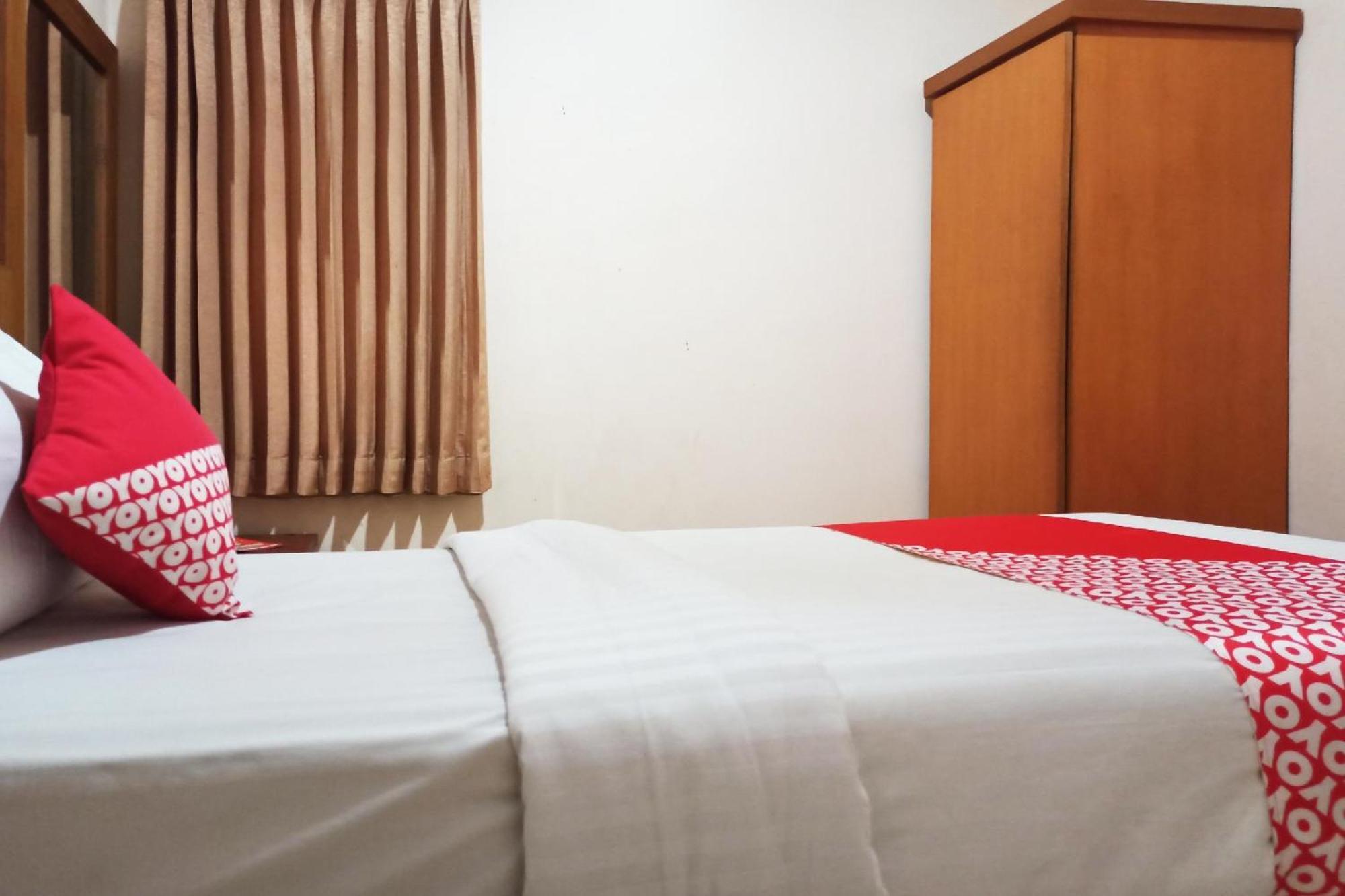 Capital O 142 Hotel Al Furqon Syariah Palembang Exterior photo