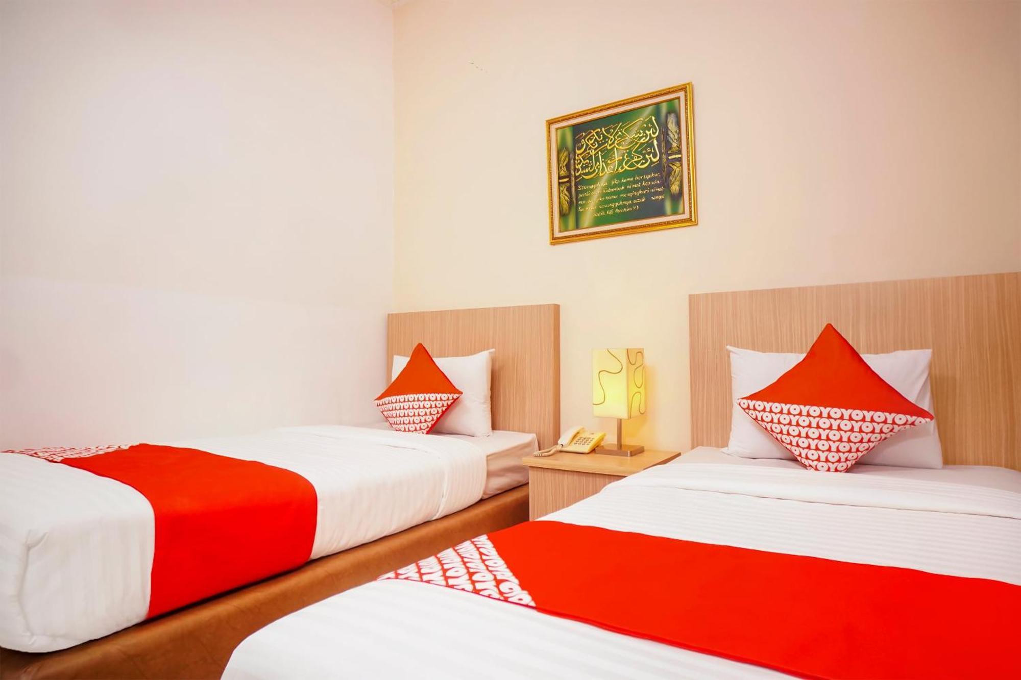 Capital O 142 Hotel Al Furqon Syariah Palembang Exterior photo