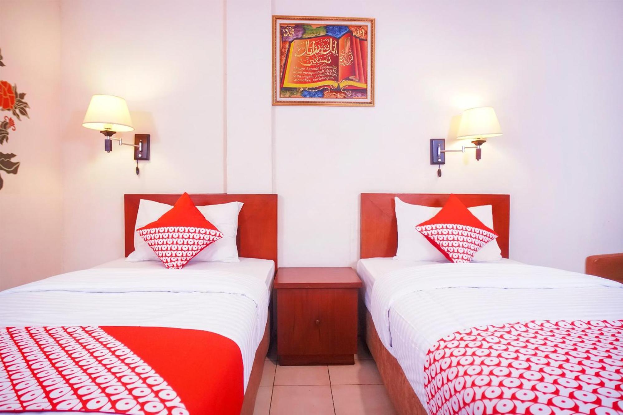 Capital O 142 Hotel Al Furqon Syariah Palembang Exterior photo