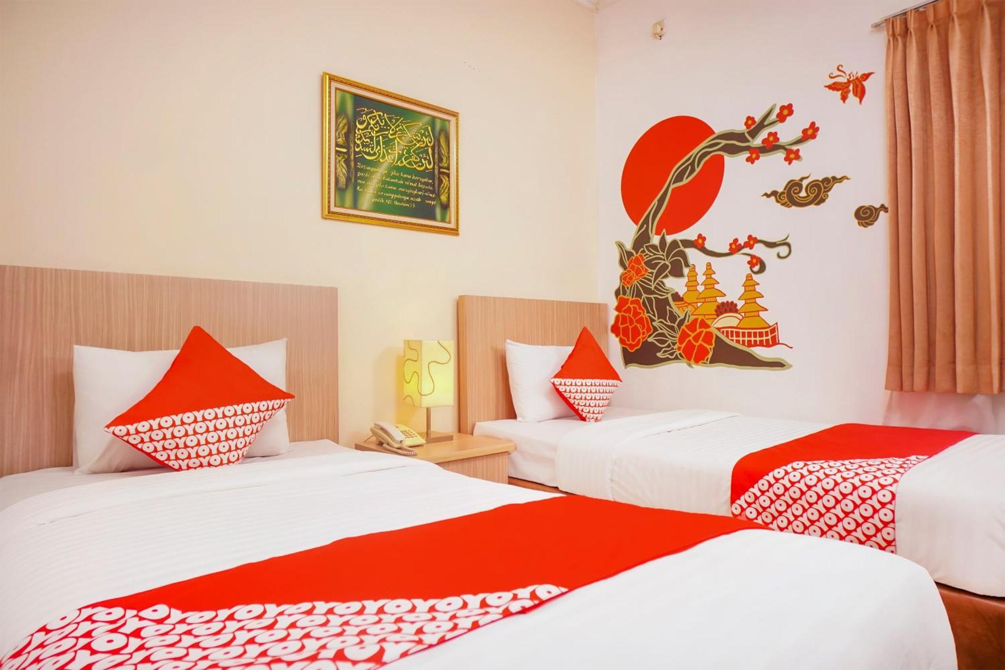Capital O 142 Hotel Al Furqon Syariah Palembang Exterior photo
