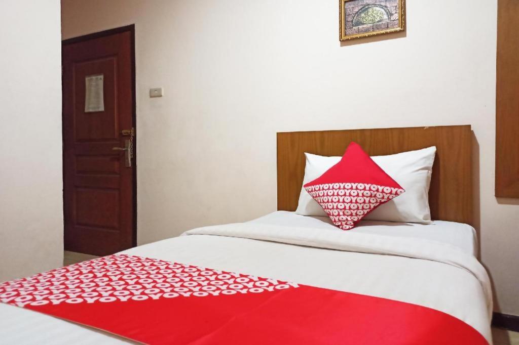 Capital O 142 Hotel Al Furqon Syariah Palembang Exterior photo