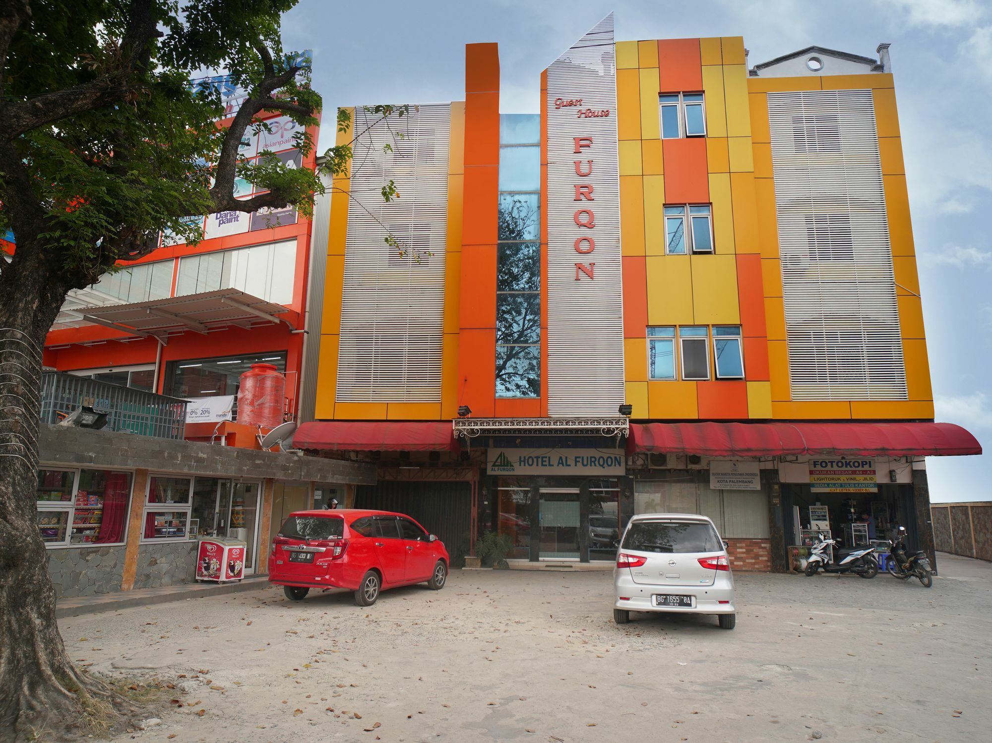 Capital O 142 Hotel Al Furqon Syariah Palembang Exterior photo